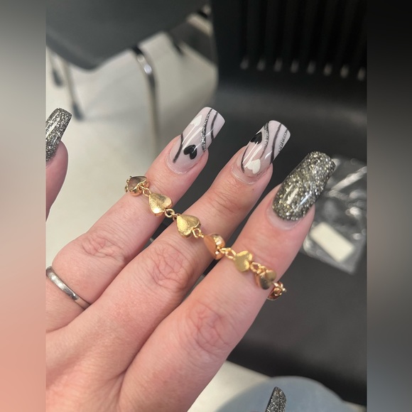 Paparazzi Jewelry - Picture 1 of 15